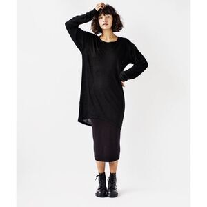 Travis Taddeo loose linen top